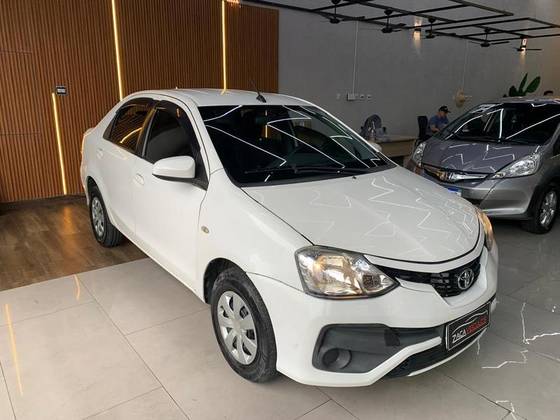 TOYOTA ETIOS 1.5 XS 16V FLEX 4P AUTOMÁTICO TOYOTA ETIOS 1.5 XS 16V FLEX 4P AUTOMÁTICO